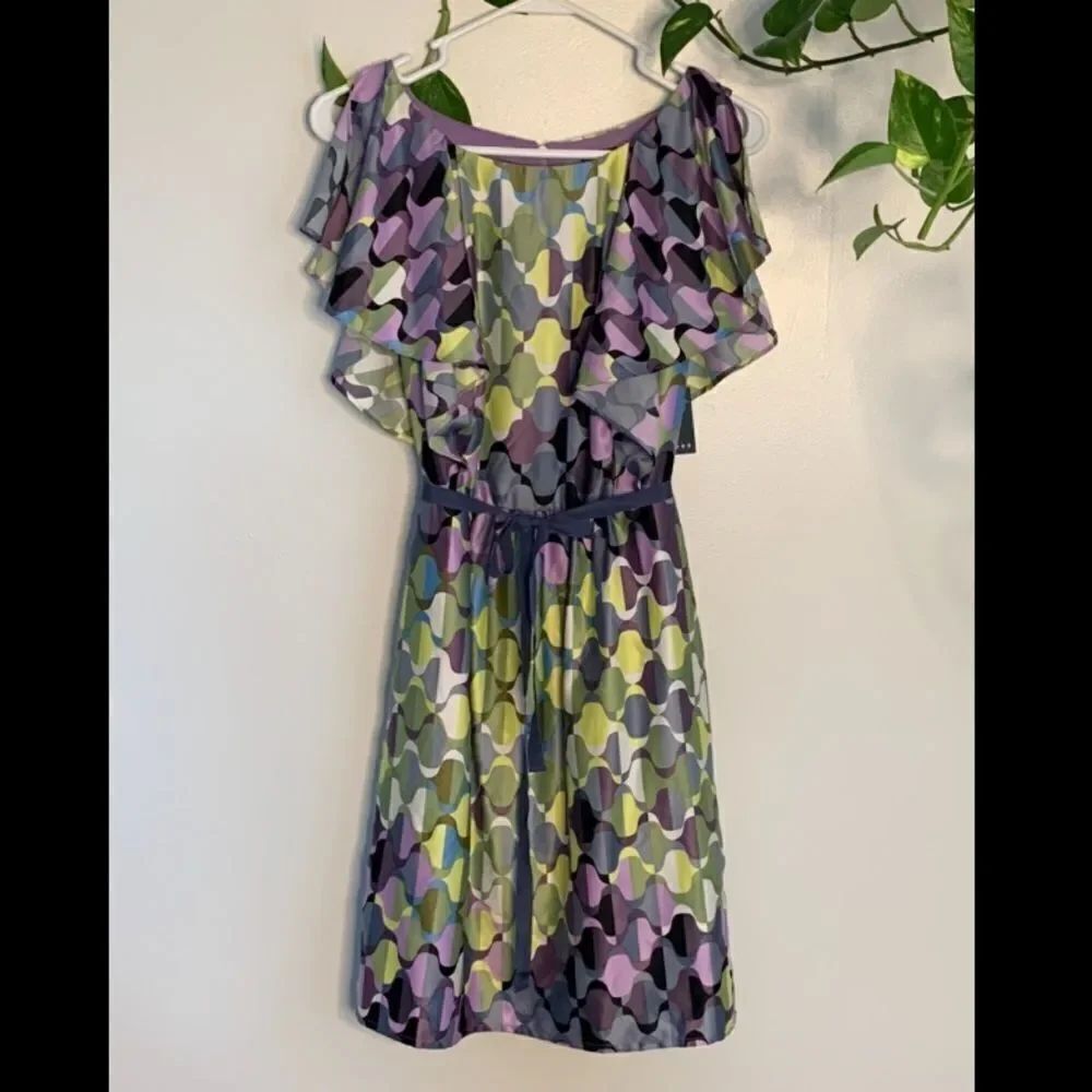 NWT Gabby Skye flutter sleeve dress. Size 6